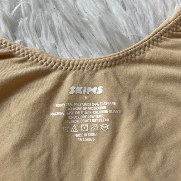 SKIMS FITS EVERYBODY SQUARE NECK BODYSUIT - Picture 7 of 8